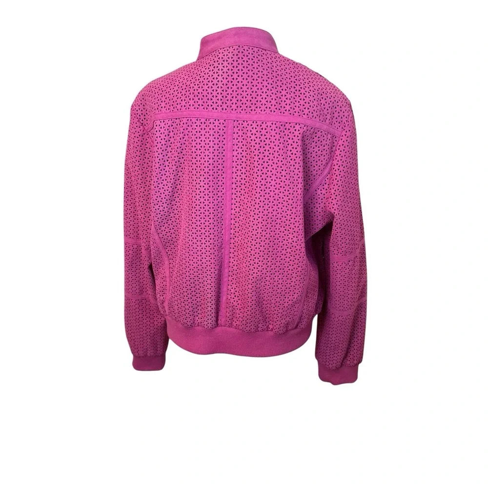 Kenneth Cole excellent pre